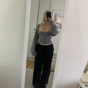 Topp + bolero - Tubtopp och en bolero från Shein (säljer som ett set). Storlek S.