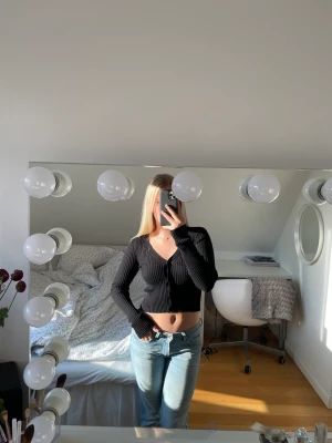 Ribbad kofta  - Snygg ribbad kofta med långa armar😊