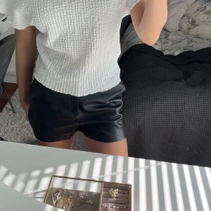 Skinn shorts - As snygga shorts i skinn från chiquelle i S 