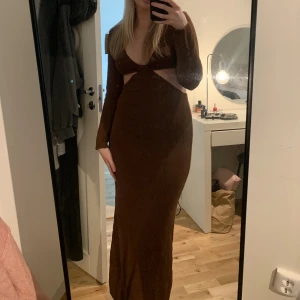 Klänning - Oanvänd klänning från NAKD, lappen kvar! 💕❣️