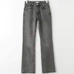 Säljer de populära bootcut jeansen från Gina, Mid waist, storlek 36. Superfint skick endast prövade! 💓