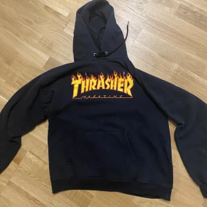Thrasher hoodie - Säljer denhär trasher hoodien Storlek M   Pris kan diskuteras vid snabb affär