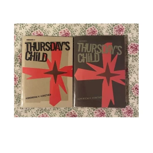 Txt Album - Säljer mitt txt album då jag behöver plats. Allt kommer med förutom selfie pcs. Du får välja mellan olika lenti pcs. Inga defekter förekommer. Ett för 190kr vill du ha båda kan du få dem för 340kr^^ Har flera txt albums så hör av dig om dy är intresserad 