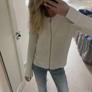 Stickad tröja - Såå snygg stickad kofta med dragkedja🥰