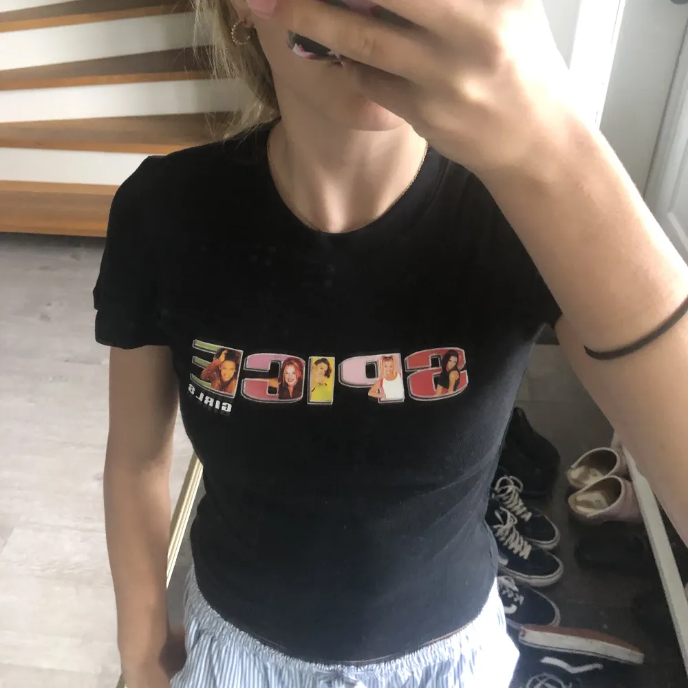 En spice girls tröja från h&m . T-shirts.