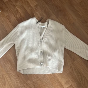 Kofta med silverknappar - • Fin kofta med silverknappar • Mycket bra skick • Stl S