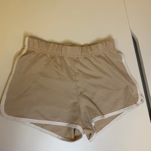 Beige Mjukis shorts - Helt oanvänd inte ens provat 