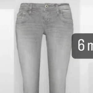 LTB jeans  - säljer mina ltb valerie jeans i storlek 34-34 då dom är stora på mig. dom är helt oanvända endast testade, nypris 829 och säljer dom för 700kr. vill ni ha fler bilder kom privat☺️ storlek 34 är en stor storlek och motsvarat tex storlek 46!