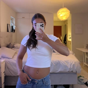 T-shirt  - Fin basic croppad T-shirt från Nelly☺️