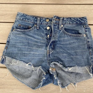 Jeans shorts - As snygga jeans shorts från hm!😍