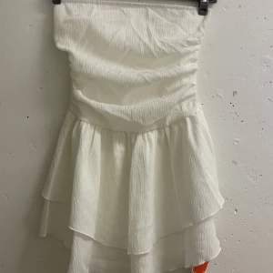 Tubklänning Cider - Oanvänd vit tubklänning från Cider. Aldrig använd. 🩷🌸🩷