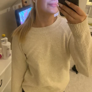 stickad tröja  - använd fåtal gånger