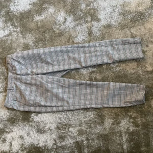 Kostymbyxa HM - Bra skick.