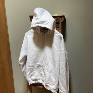 Hoodie BikBok - Hoodie 