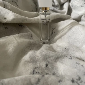Mini parfym - Elisabeth Arden white tea parfym🩷