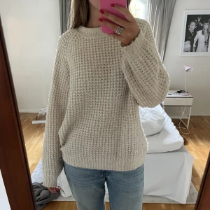 Stickad tröja  - Jätte mysig stickad tröja 