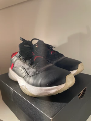 Jordan 11 - Jordan 11 CMFT storlek 36,5