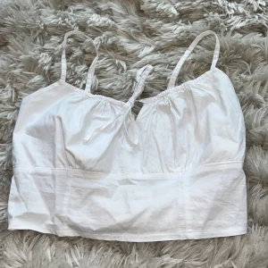 Topp från Nelly - Använd en gång. Storlek 34. Bra skick. Från Nly trend.