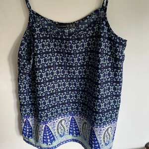 Linne - Gullig topp/ linne i bra skick! 😚