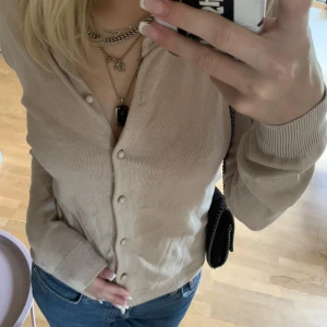 Kofta från Kappahl - Super fin kofta som inte kommer till användning💞