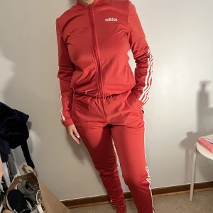 Adidas set - Adidas set, storlek 32-34