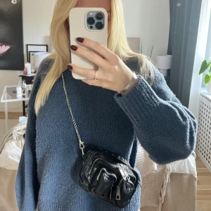 Nunoo väska  - Köpt för ca ett år sedan, dock bara använd kanske tre gånger så ser helt ny ut. Nypris runt 1000-1500, diskuterar gärna pris! 💓
