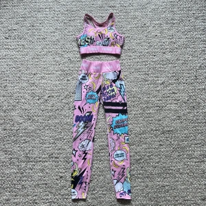 Stronger tights och topp - Stronger sett i rosa mönster i strorleken XS, de är endast använda ett fåtal gånger och har inget slitage.