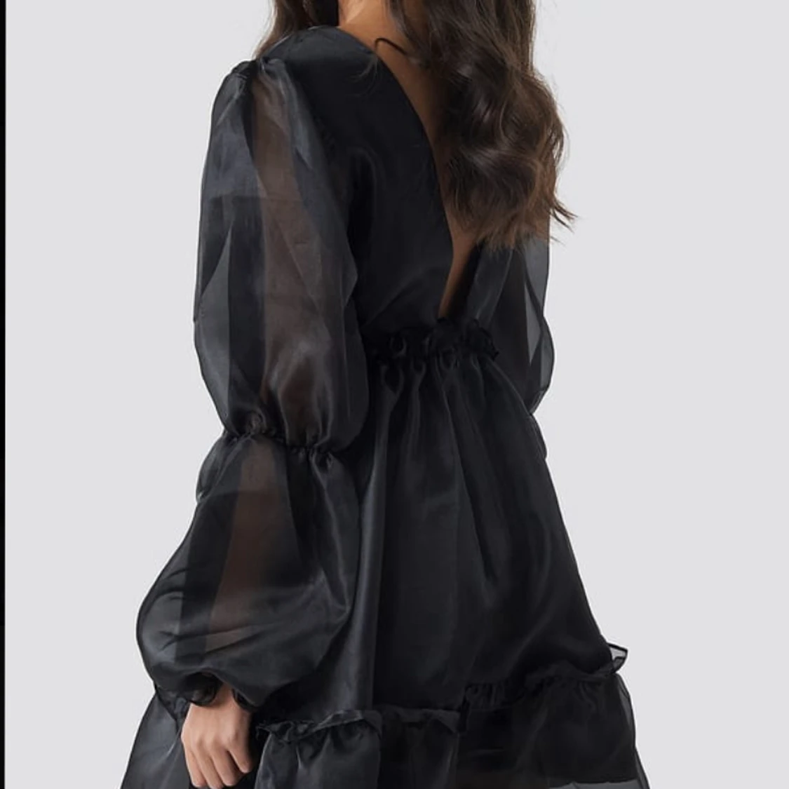 Open back organza klänning - 90