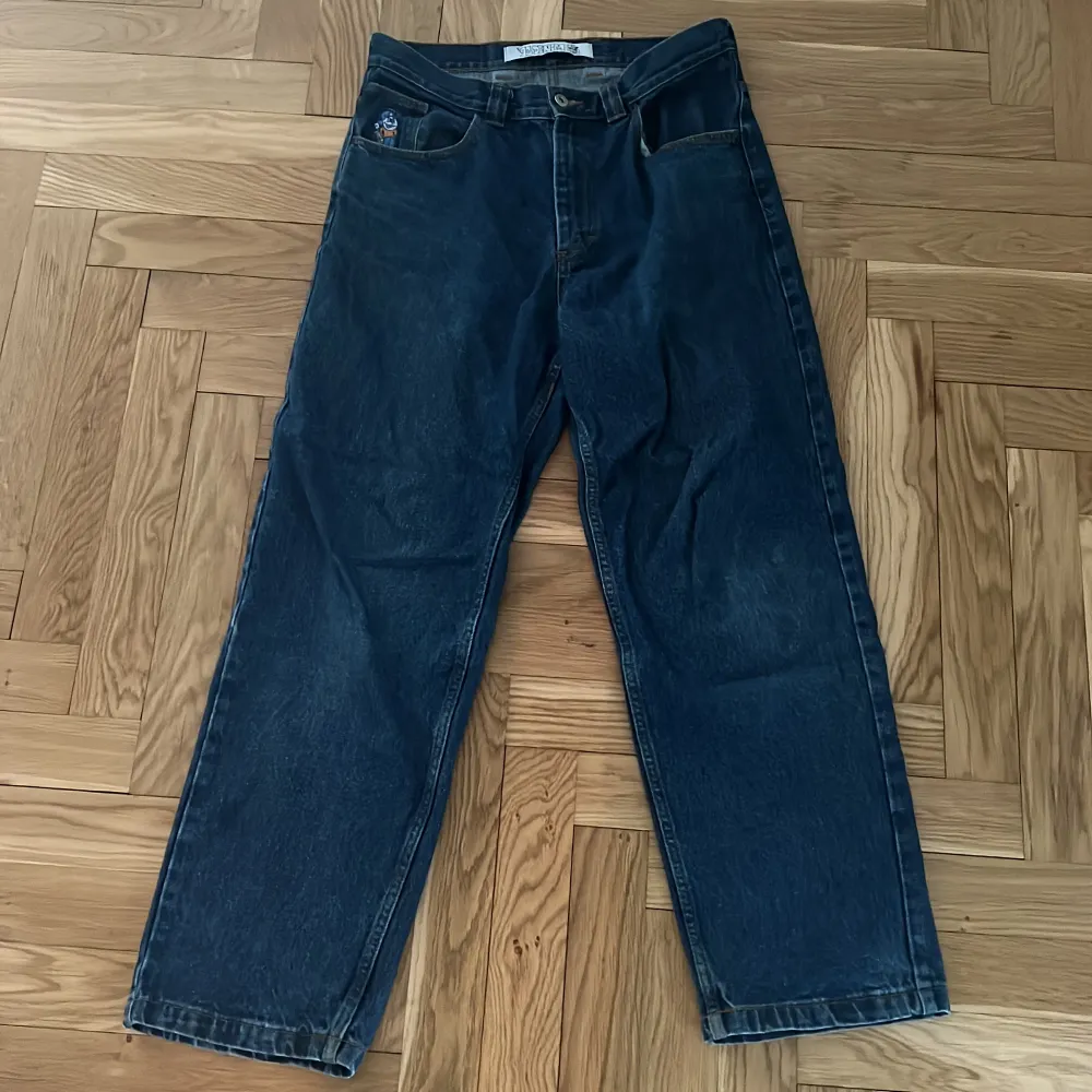 helt nya inte använda polar 93 i storlek 30x32. Jeans & Byxor.
