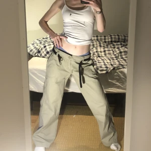 Lowrise cargo - Tryck ej på köp nu❕ Lowrise cargobyxor som tyvär är för stora på mig. Möts upp i Stockholm 