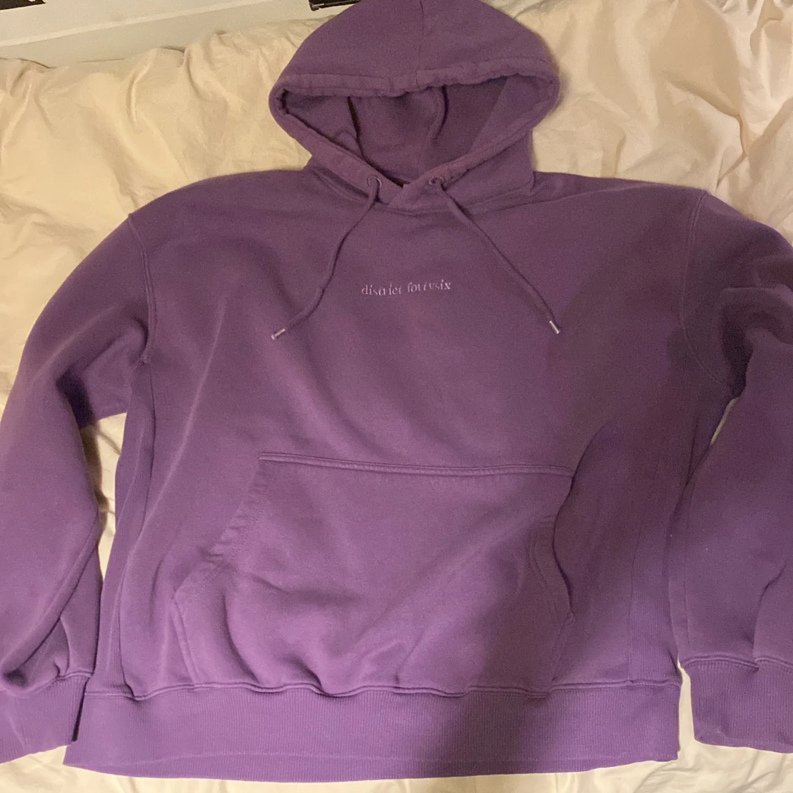 Lila hoodie från district fortysix - 90