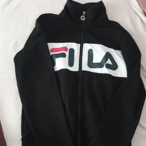 Ny fila tröja - Storlek s🌸