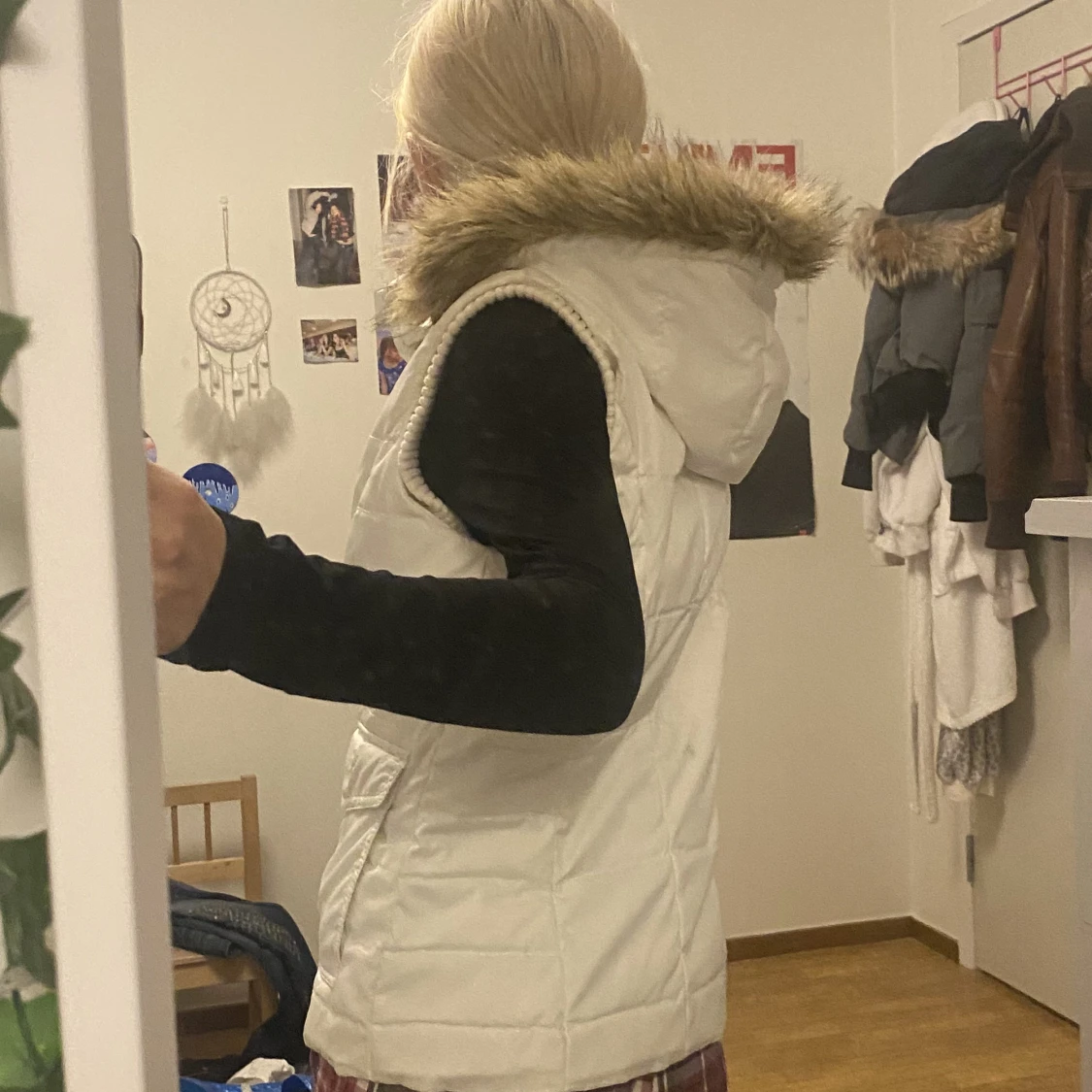 Väst med pälsluva - 90