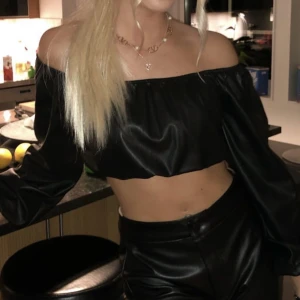 Topp från NAKD - Topp från NaKd i läder imitation. Använd fåtal gånger