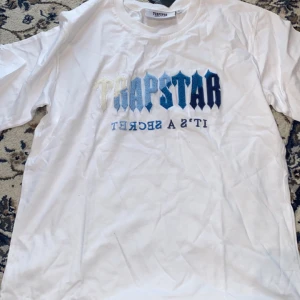 Trapstar t-shirt (ny) - Säljer min trapstar tee helt ny i storlek S
