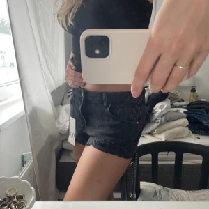 Helt oanvända lågmidjade shorts - Aldrig använda lågmidjade jeansshorts från zara 