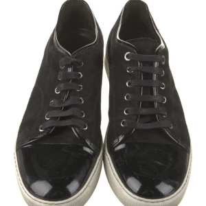 Lanvin Skor  - Lanvin skor i storlek 43/44 bra skick finns lite tecken på användning. 