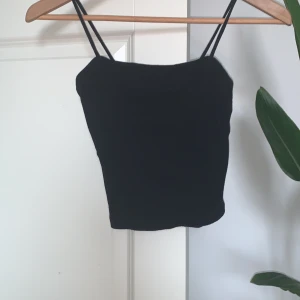 Svart linne - Svart linne i jätte fintsick💕 Inte använd så mycket💗