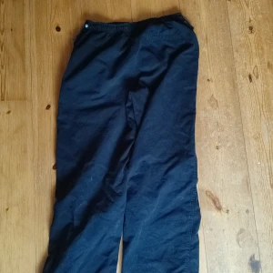 Parachute pants - Parachute pants som sällan har sällan används i bra skick! 