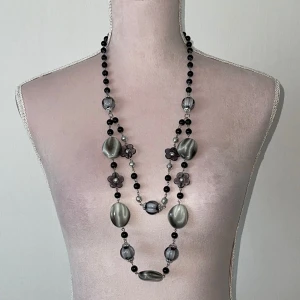 Svart halsband - Svart halsband för bara 29kr oanvänd ❤️