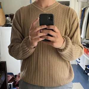 Brun cool tröja - Brun skön ribbad tröja, skriv för frågor!