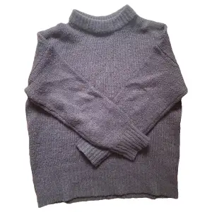 En mysig tröja från lager 157. Säljer för den inte kommer till användning😄