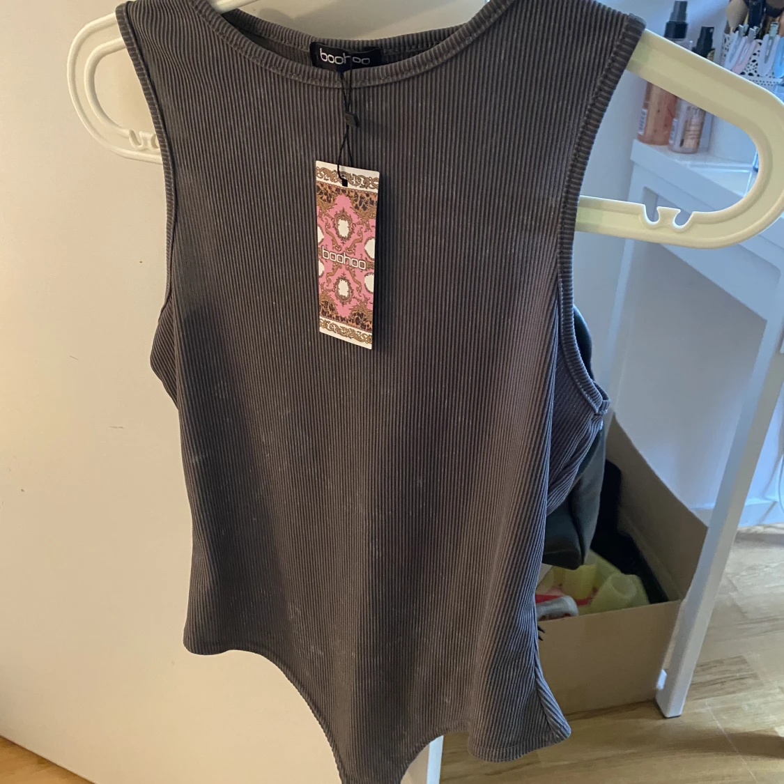 Body helt ny med lappen kvar