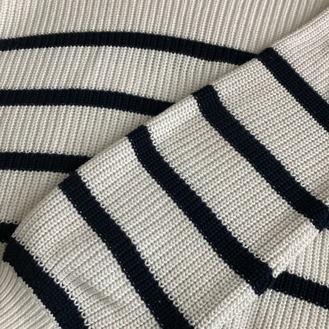 Randig stickad tröja  - 90