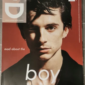 Timothée Chalamet tidning  - Exklusiv tidning med Timothée Chalamet på framsidan, bilder och en intervju med Harry Styles. 🌟