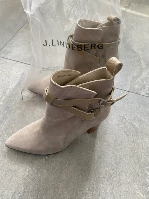 Klackskor - J.Lindberg - Helt oanvända klackskor från j.lindeberg