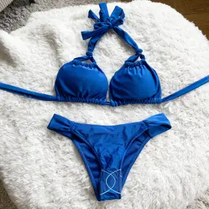 Helt oanvänd bikini i så fin blå färg!💙 Passar XS-S ca