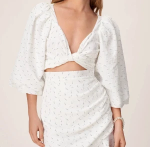 Adoore Toscana dress - Selling this beautiful summery dress bought it to wear for midsummer and didn’t wear it. The time to return it at the store was passed. New with tags size 38