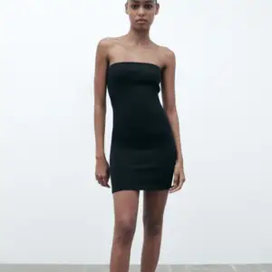Oanvänd Tubklänning från Zara i stl S. Säljer för 200 men är öppen för förslag ❤️❤️ Jag är 170 vem lång 