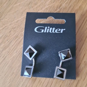 Nya örhängen  - Helt nya örhöngen från glitter 